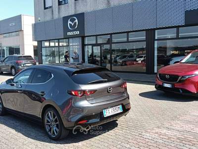 Mazda 3 3 IV 5 porte 5p 2.0 m-hybrid Exclusive 180cv 6at Grigio usata Liscate