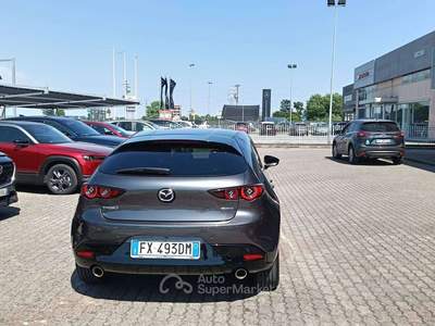 Mazda 3 3 IV 5 porte 5p 2.0 m-hybrid Exclusive 180cv 6at Grigio usata Liscate