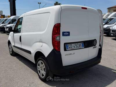 Fiat Doblò 1.6mjt 105cv FURGONE Bianco usata Salerno