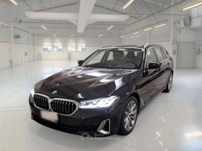 BMW Serie 5 520d 520 d 48V xDrive Touring Luxury Nero usata Rivignano Teor