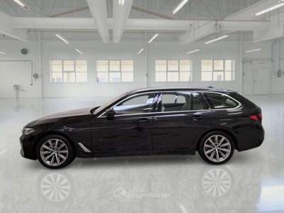 BMW Serie 5 520d 520 d 48V xDrive Touring Luxury Nero usata Rivignano Teor