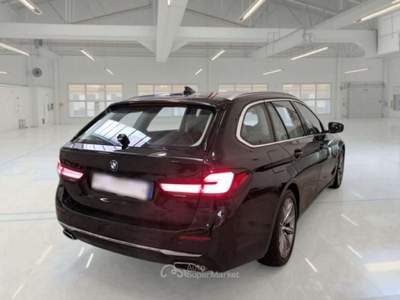 BMW Serie 5 520d 520 d 48V xDrive Touring Luxury Nero usata Rivignano Teor