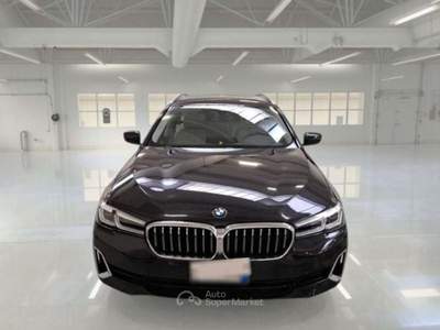 BMW Serie 5 520d 520 d 48V xDrive Touring Luxury Nero usata Rivignano Teor
