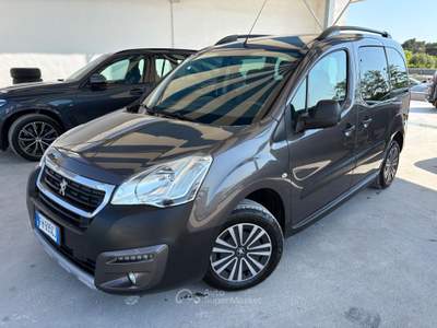 Peugeot Partner Tepee BlueHDi 120 S&S Outdoor Grigio usata ALTAMURA