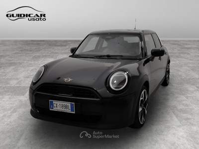 MINI Clubman 1.5 C Favoured Auto Bianco usata Lucca