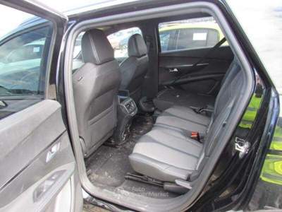 Peugeot 5008 PEUGEOT 5008 1.5 BLUEHDI 131CV EAT8 SeS 7POSTI ALL Nero usata Salerno
