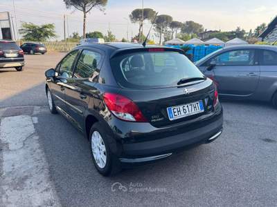 Peugeot 207 207 1.4 BENZ 8V 75CV 5 PORTE 2012 Nero usata Latina