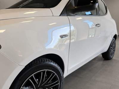 Lancia Ypsilon 5 porte S&S Hybrid Ecochic Gold Bianco usata ROVIGO