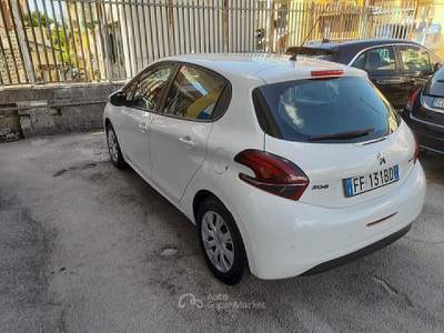 Peugeot 208 5 porte Allure Bianco usata Napoli