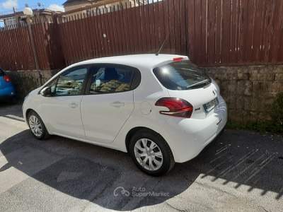 Peugeot 208 5 porte Allure Bianco usata Napoli