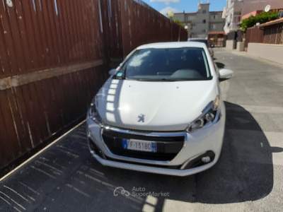 Peugeot 208 5 porte Allure Bianco usata Napoli