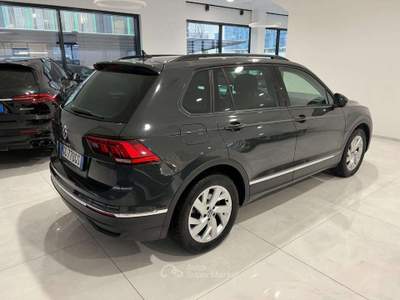 Volkswagen Tiguan 2.0 TDI 150 CV SCR DSG Advanced ACC Grigio usata Asolo