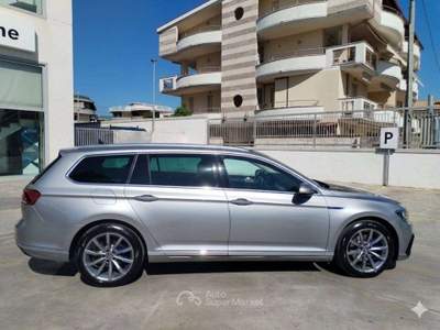 Volkswagen Passat 1.4 phev GTE dsg Grigio usata Francavilla al Mare