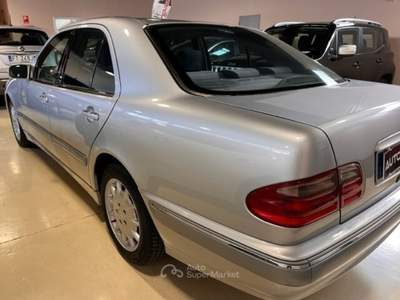 Mercedes-Benz Classe E E 200 E 220 CDI EXECUTIVE Grigio usata Galatina