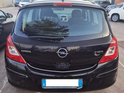Opel Corsa 5 porte Club Nero usata Galatina