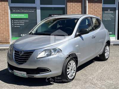 Lancia Ypsilon LANCIA Ypsilon 0.9 TwinAir 85 CV 5 porte Metano Ecochic Gold Grigio usata Foligno