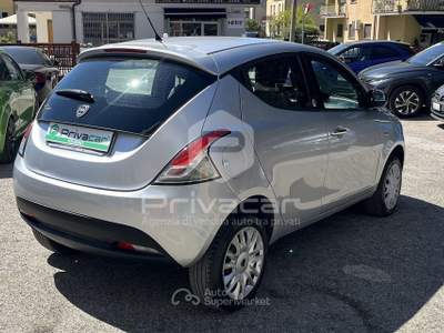 Lancia Ypsilon LANCIA Ypsilon 0.9 TwinAir 85 CV 5 porte Metano Ecochic Gold Grigio usata Foligno