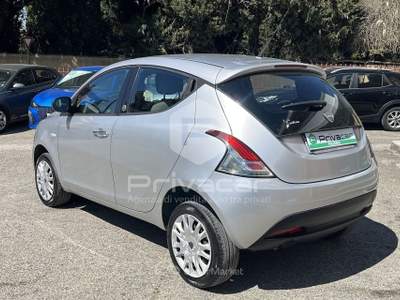 Lancia Ypsilon LANCIA Ypsilon 0.9 TwinAir 85 CV 5 porte Metano Ecochic Gold Grigio usata Foligno