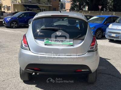 Lancia Ypsilon LANCIA Ypsilon 0.9 TwinAir 85 CV 5 porte Metano Ecochic Gold Grigio usata Foligno