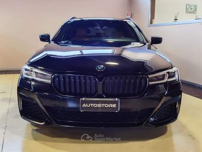 BMW Serie 5 520d 520d 48V Aut. Touring MSport Nero usata Galatina