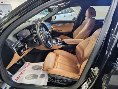 BMW Serie 5 520d 520d 48V Aut. Touring MSport Nero usata Galatina
