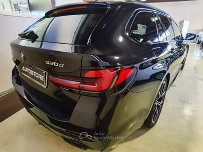 BMW Serie 5 520d 520d 48V Aut. Touring MSport Nero usata Galatina