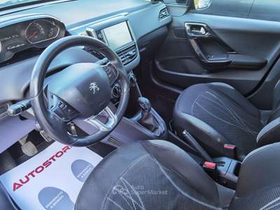 Peugeot 208 5 porte Active Nero usata Galatina