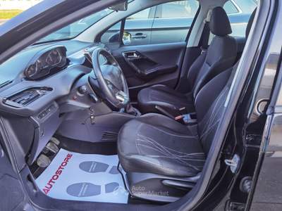 Peugeot 208 5 porte Active Nero usata Galatina