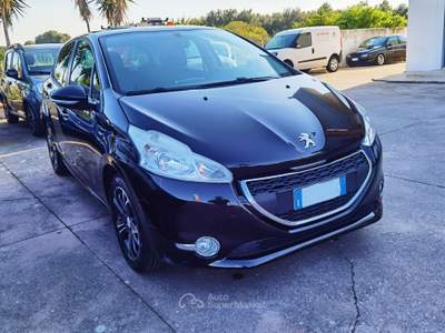 Peugeot 208 5 porte Active Nero usata Galatina