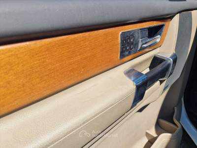 Land Rover Discovery 7 POSTI AUTOMATICA Bianco usata larciano