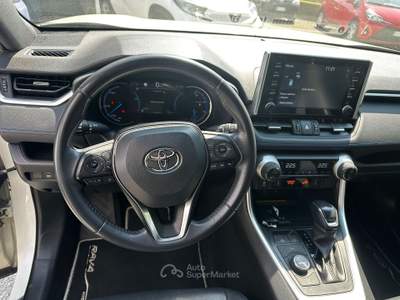 Toyota RAV4 2.5 HV 222v E-CVT Style 4WD Bianco usata Trento