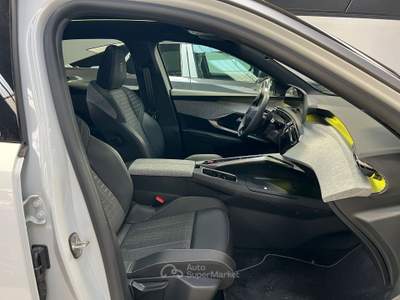 Peugeot 3008 Hybrid 145 GT e-DCS 6 Bianco usata Palermo