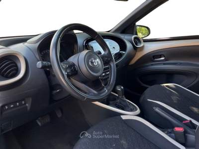 Toyota Aygo X 1.0B (72 CV) Trend S-CVT Beige usata Varese