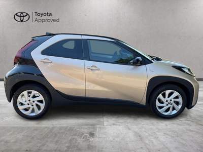 Toyota Aygo X 1.0B (72 CV) Trend S-CVT Beige usata Varese