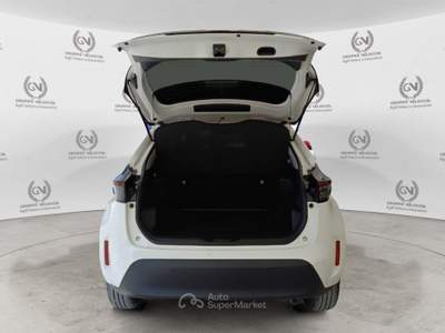 Toyota Yaris Cross 1.5H (116 CV) E-CVT Business Bianco usata Roma