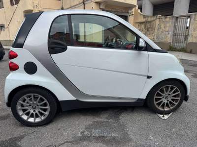 Smart ForTwo Fortwo II 1.0 mhd Pulse 71cv Bianco usata Genova