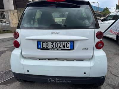 Smart ForTwo Fortwo II 1.0 mhd Pulse 71cv Bianco usata Genova