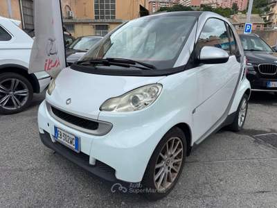 Smart ForTwo Fortwo II 1.0 mhd Pulse 71cv Bianco usata Genova