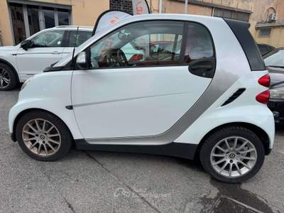 Smart ForTwo Fortwo II 1.0 mhd Pulse 71cv Bianco usata Genova