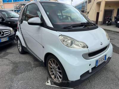 Smart ForTwo Fortwo II 1.0 mhd Pulse 71cv Bianco usata Genova