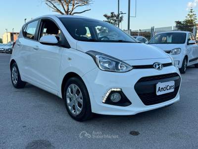 Hyundai i10 1.0 MPI 66cv A/T Login Bianco usata San Giuseppe Vesuviano
