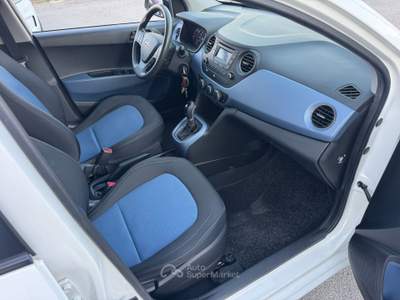 Hyundai i10 1.0 MPI 66cv A/T Login Bianco usata San Giuseppe Vesuviano