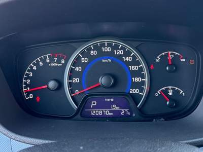 Hyundai i10 1.0 MPI 66cv A/T Login Bianco usata San Giuseppe Vesuviano