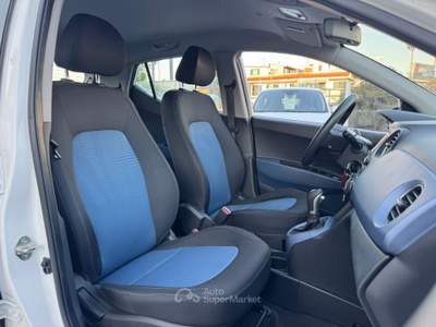 Hyundai i10 1.0 MPI 66cv A/T Login Bianco usata San Giuseppe Vesuviano