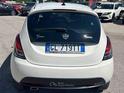 Lancia Ypsilon Ypsilon III 2021 1.0 firefly hybrid Gold s Bianco usata Sant'Omero