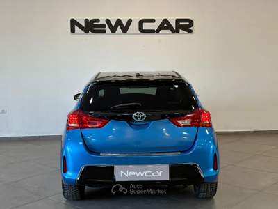 Toyota Auris 1.8 Hybrid Lounge Blu/Azzurro usata Caresanablot