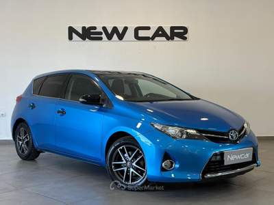Toyota Auris 1.8 Hybrid Lounge Blu/Azzurro usata Caresanablot Toyota Auris 1.8 Hybrid Lounge Blu/Azzurro usata Caresanablot