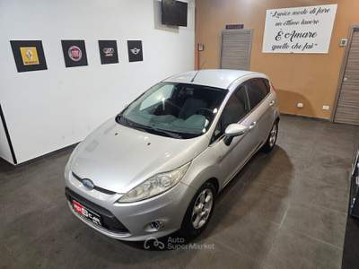 Ford Fiesta GPL 5 porte - Titanium Grigio usata Qualiano