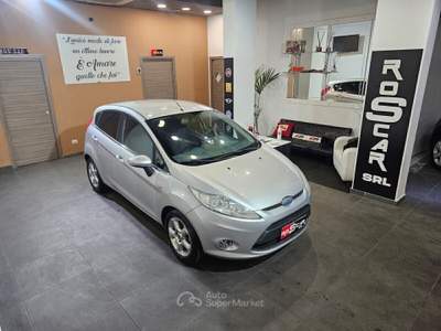 Ford Fiesta GPL 5 porte - Titanium Grigio usata Qualiano