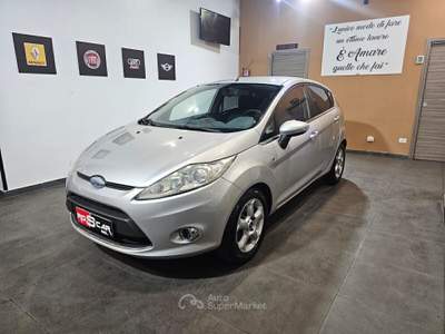 Ford Fiesta GPL 5 porte - Titanium Grigio usata Qualiano